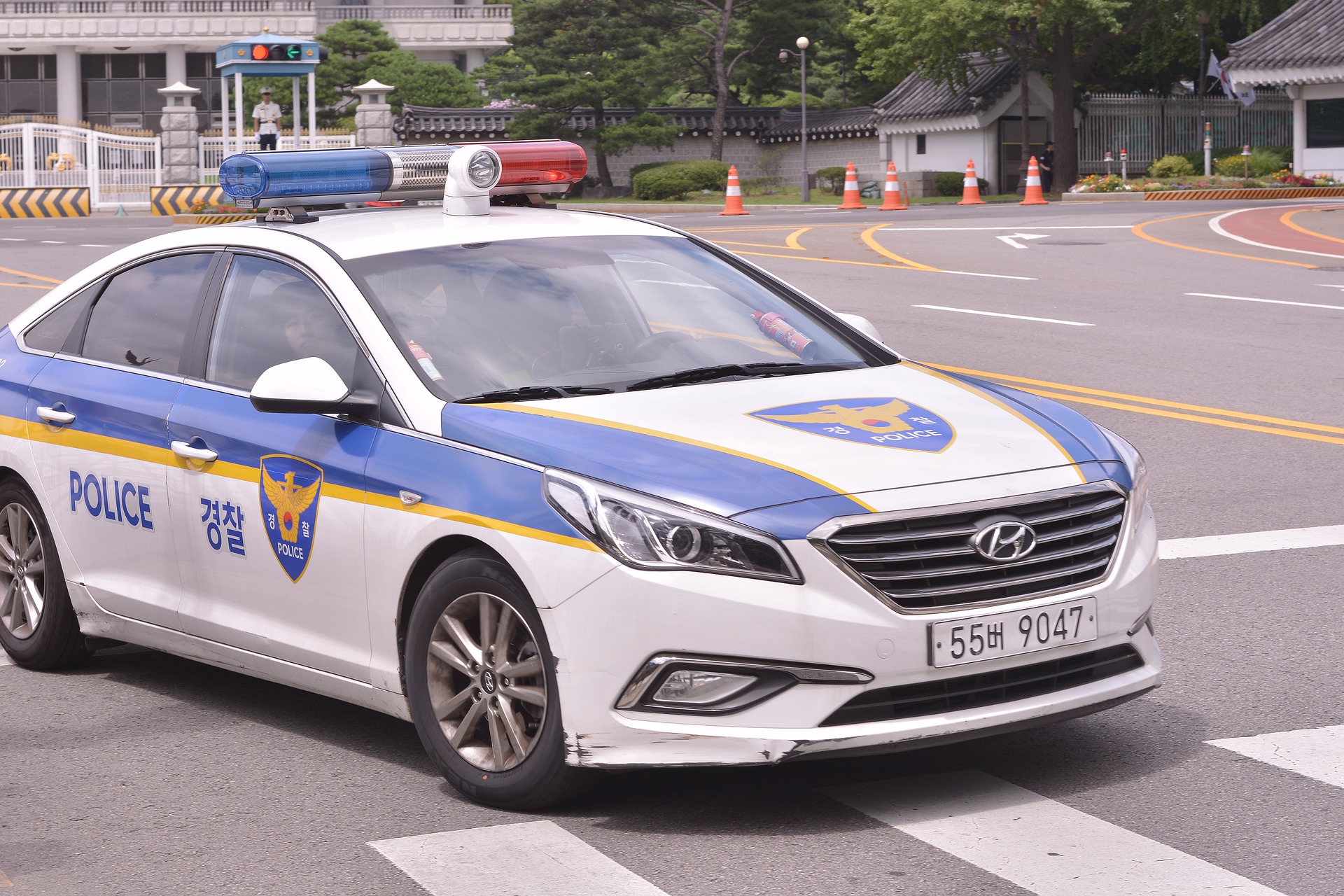 Запрет авто из кореи. Полицейские машины в Корее. Полиция Южной Кореи автомобили. Полицейская машина Хендай. Полицейские машины Северной Кореи.